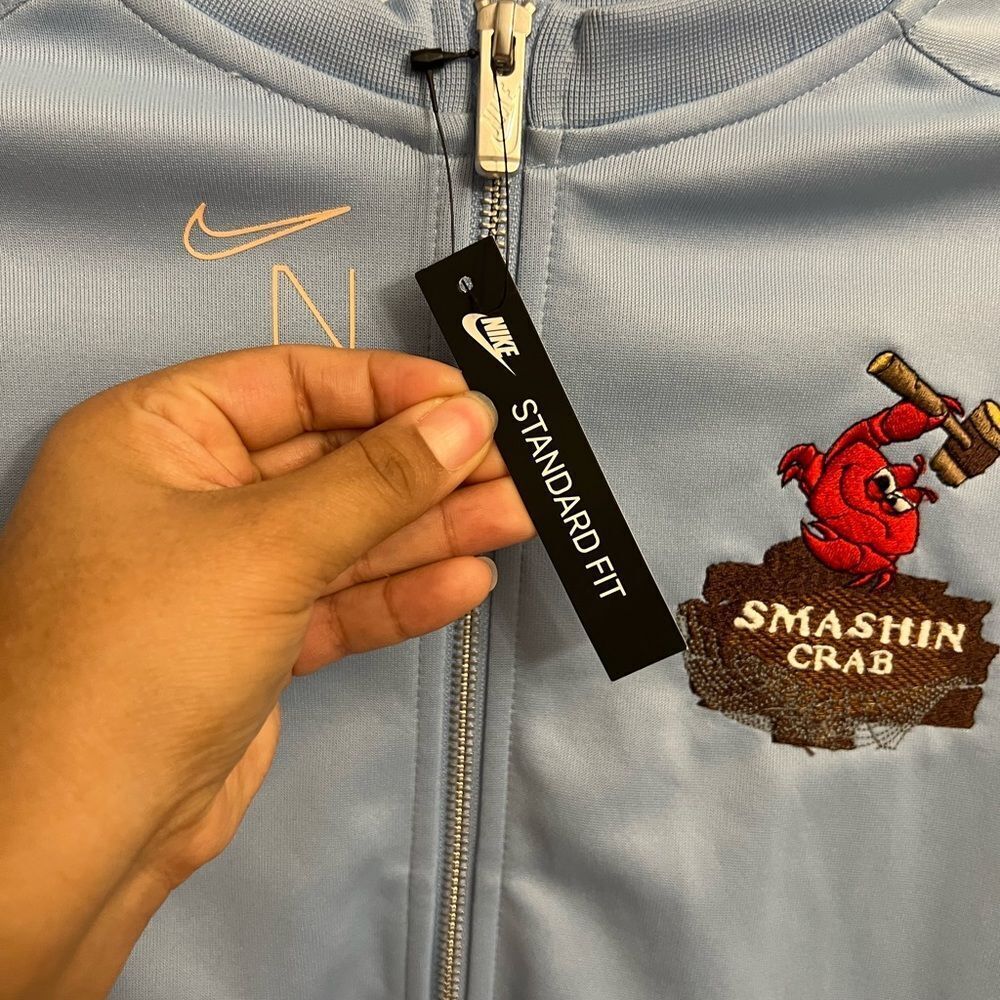 Nike Women's Jacket - Picture 3 of 5